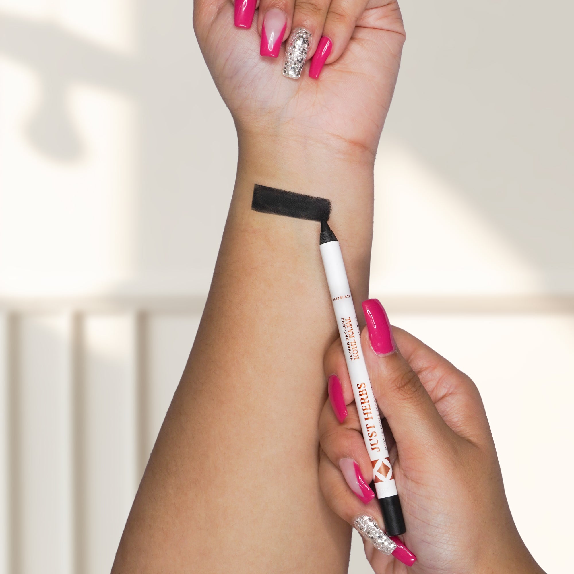 

Naynam Day Long Sharpenable Kajal (Deep Black)